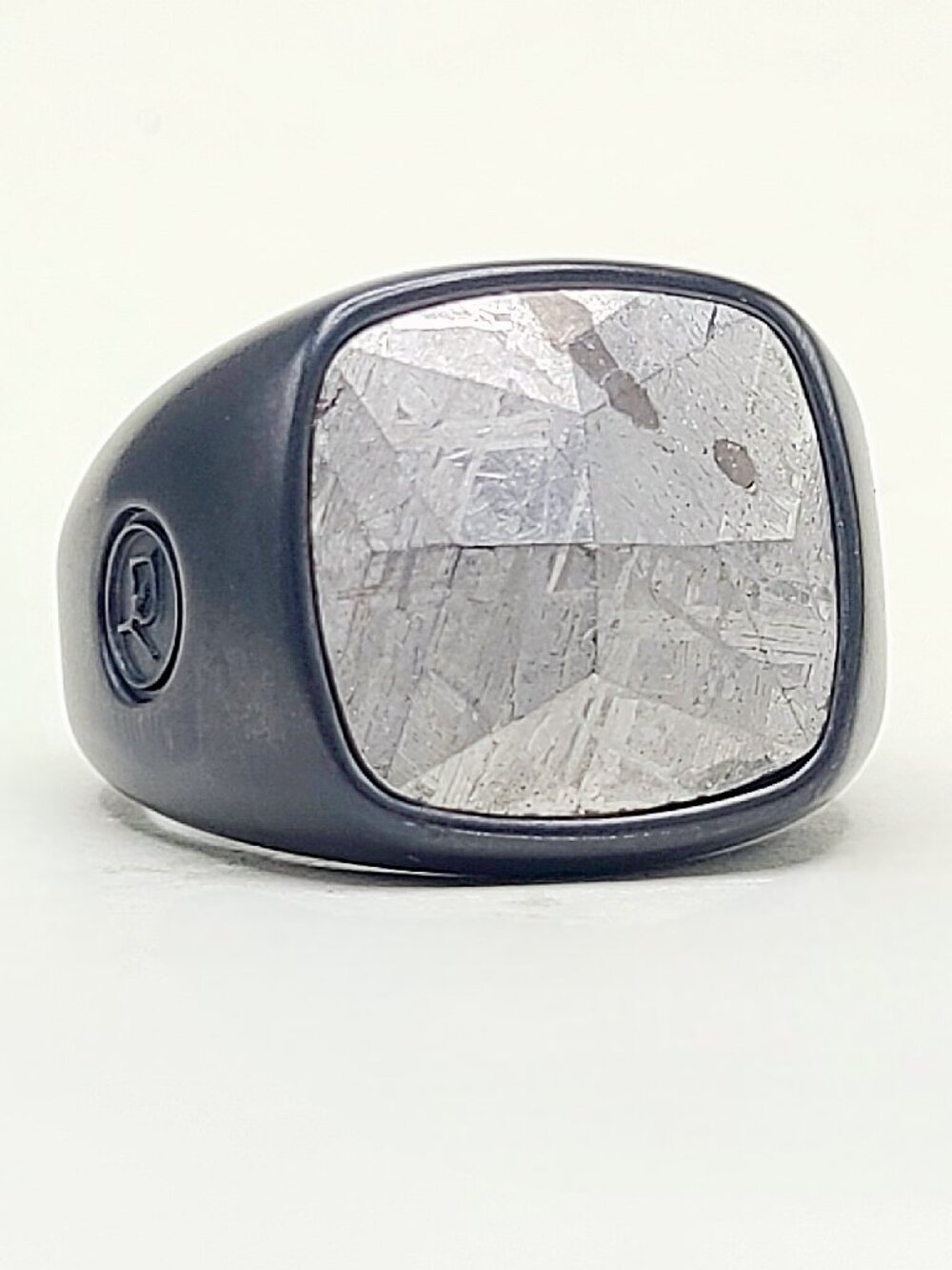 David Yurman Signet Ring w/ Meteorite in Black Titanium - Size 11 - RARE